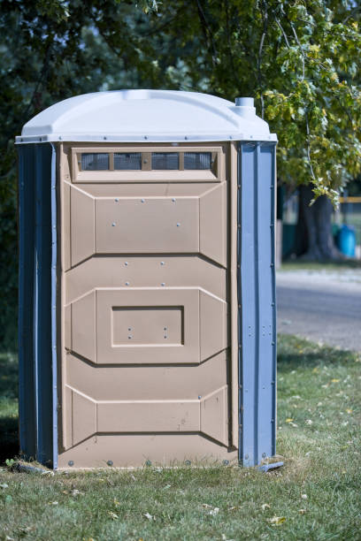 Portable Toilet Options We Offer in Caruthers, CA